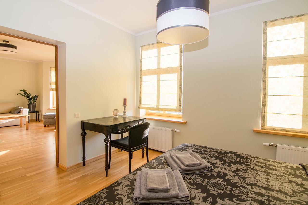 Helmi Hotel Ainazi Bagian luar foto