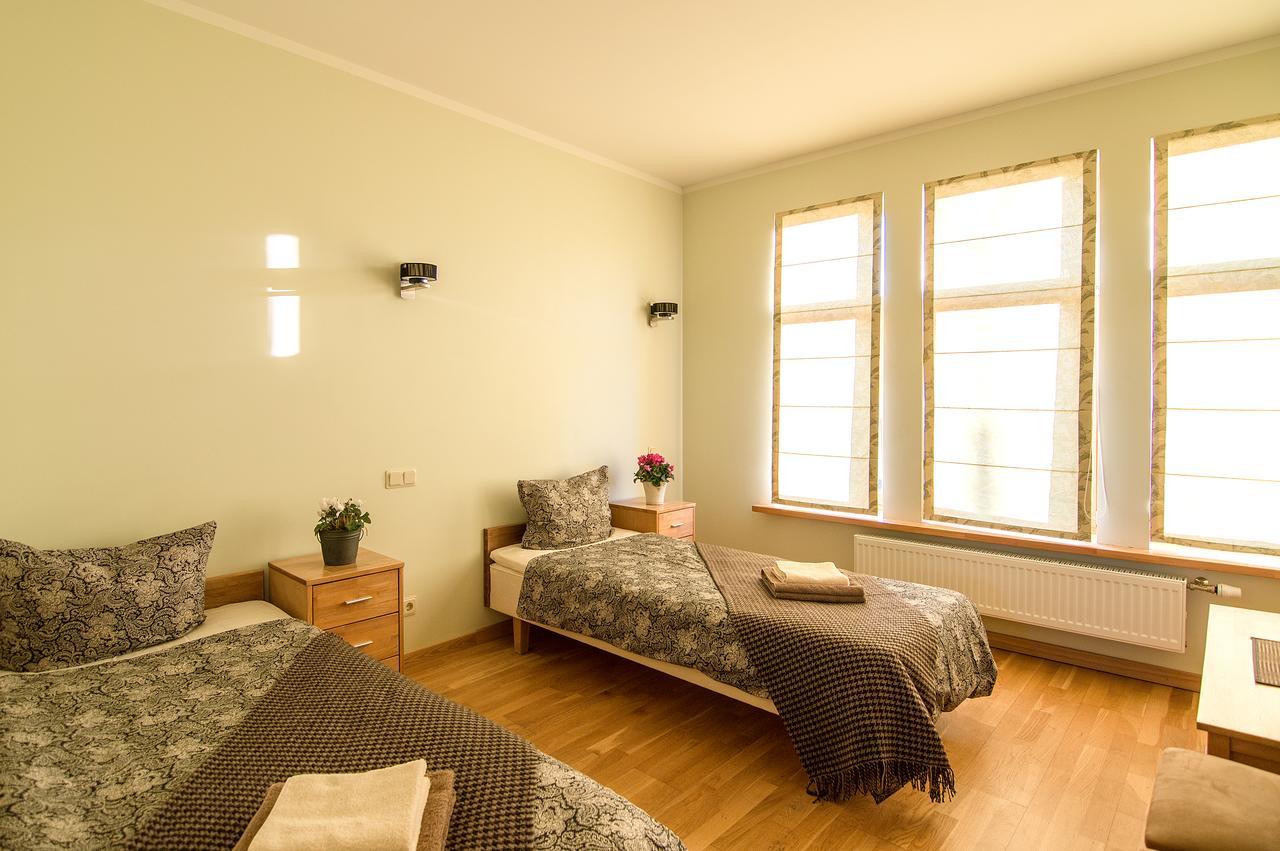 Helmi Hotel Ainazi Bagian luar foto