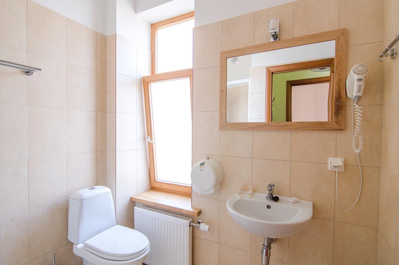 Helmi Hotel Ainazi Bagian luar foto